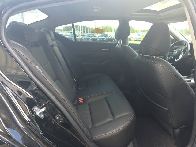 Used 2023 Nissan Altima 2.5 SR w/ SR Premium Package FWD image 8