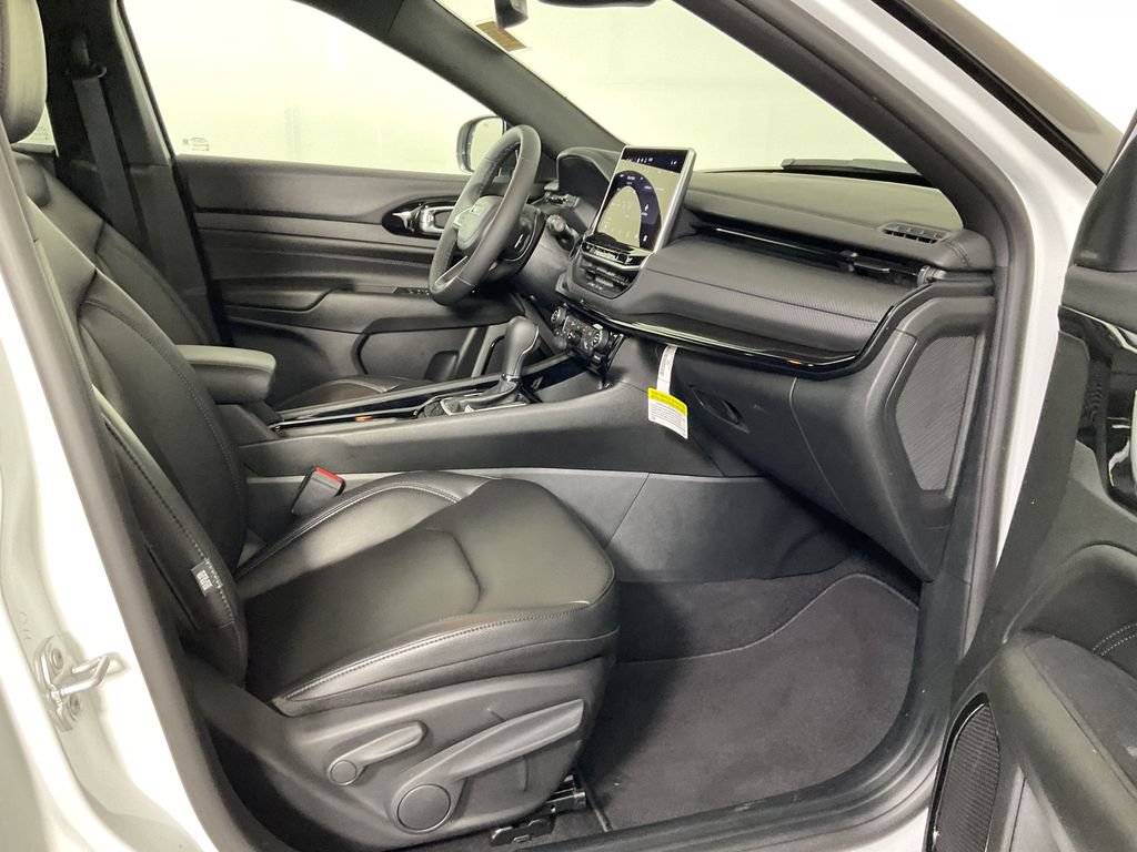 Used 2026 Jeep Compass Limited AWD/4WD image 24