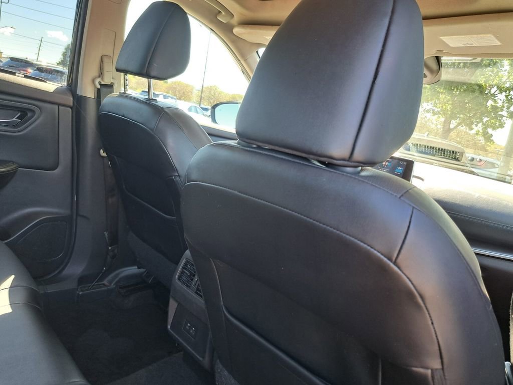 Used 2022 Nissan Rogue SV w/ SV Premium Package image 25