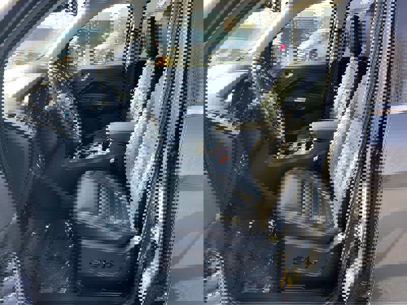 Used 2019 Ford Escape Titanium image 29