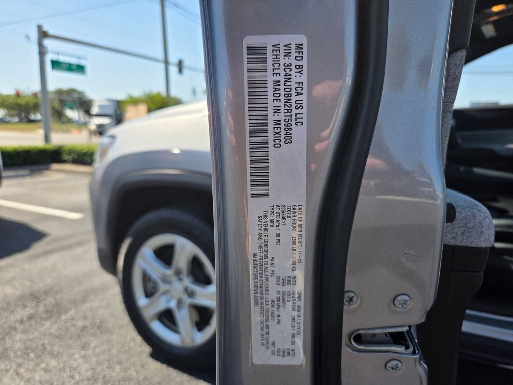 Used 2024 Jeep Compass Latitude AWD/4WD image 19