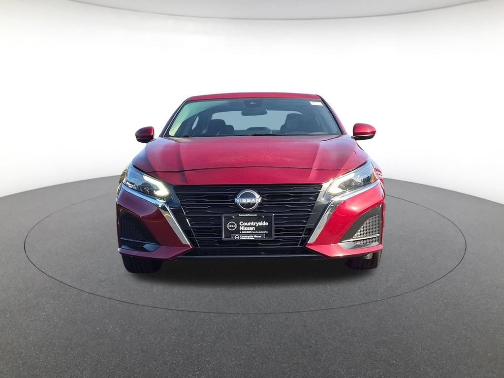 Used 2024 Nissan Altima 2.5 SV w/ SV Premium Package AWD/4WD image 2
