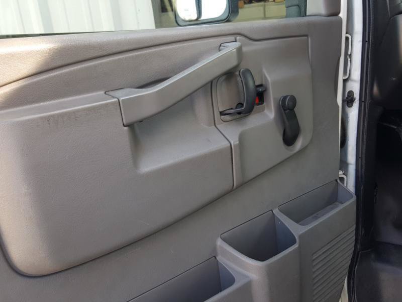 Used 2017 GMC Savana 3500 RWD image 21