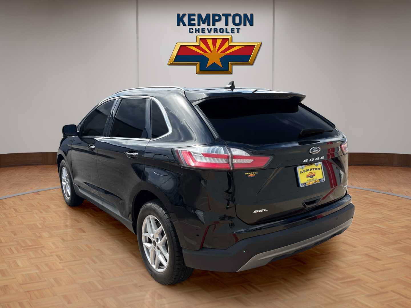 Used 2023 Ford Edge SEL w/ Convenience Package AWD/4WD image 4