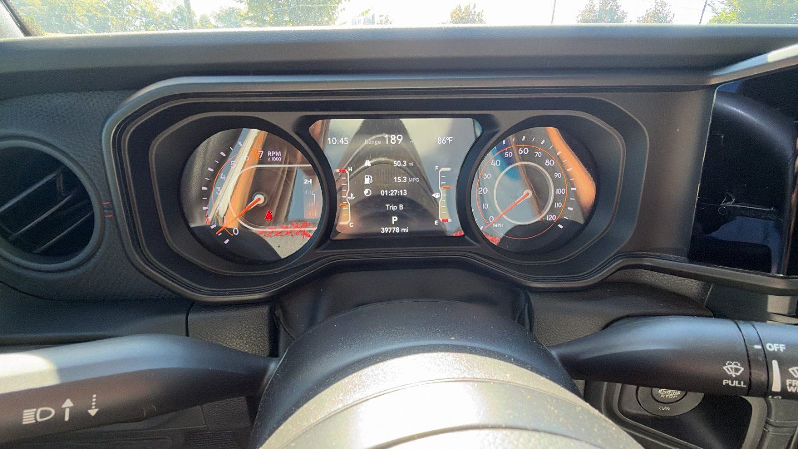Used 2024 Jeep Gladiator Rubicon w/ Technology Group AWD/4WD image 30