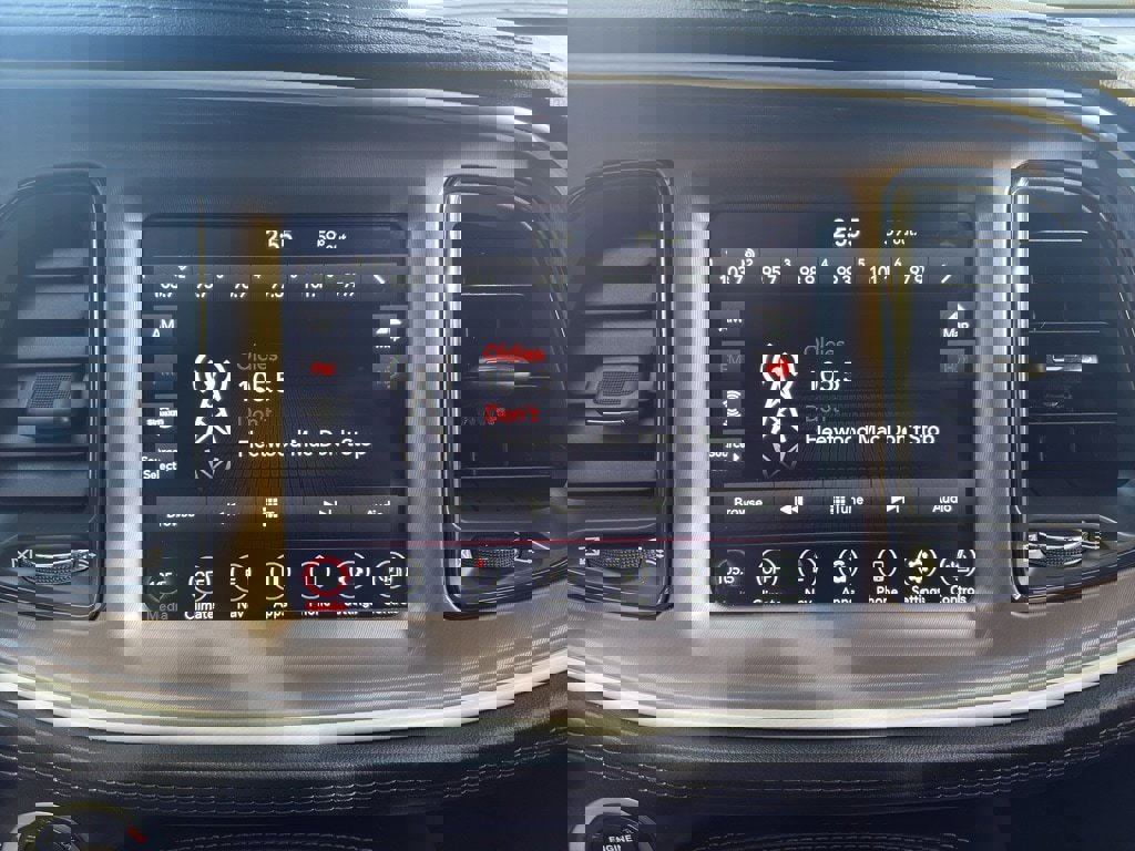 Used 2022 Dodge Challenger GT w/ Plus Package image 11