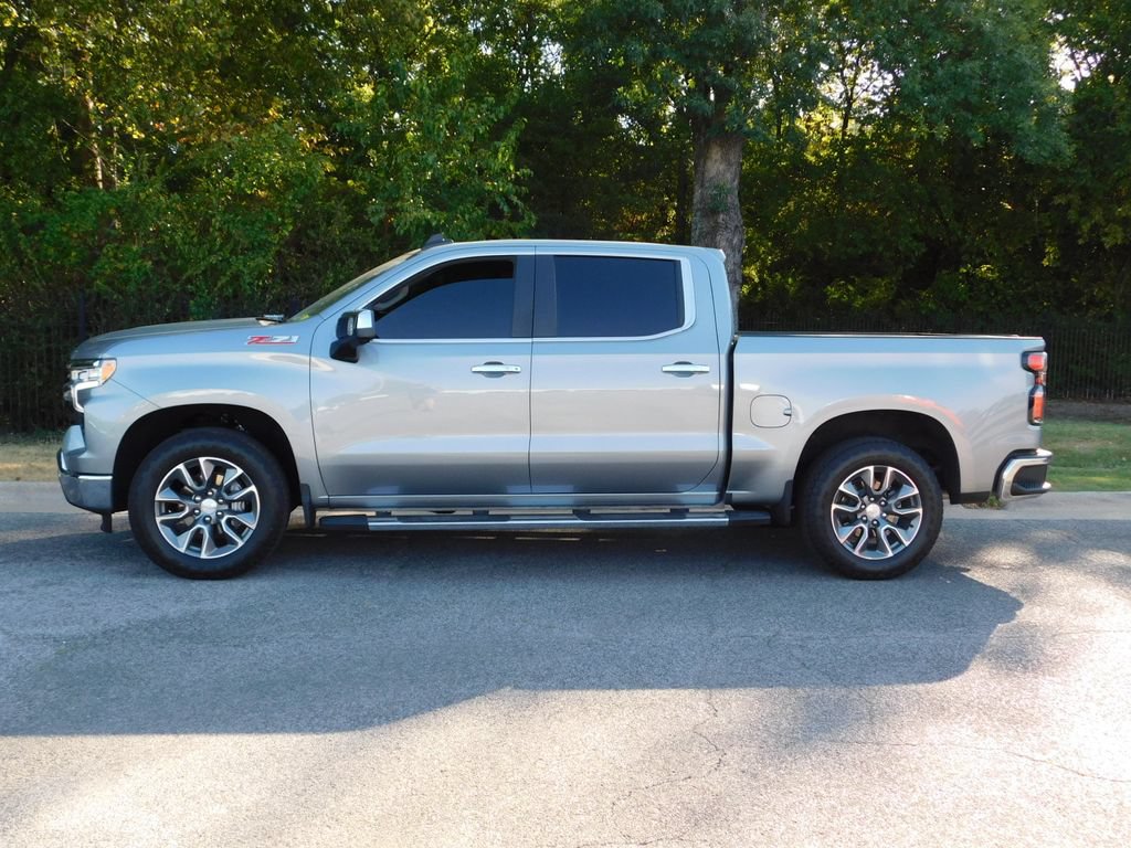 Used 2025 Chevrolet Silverado 1500 LT w/ Z71 Off-Road Package AWD/4WD image 8