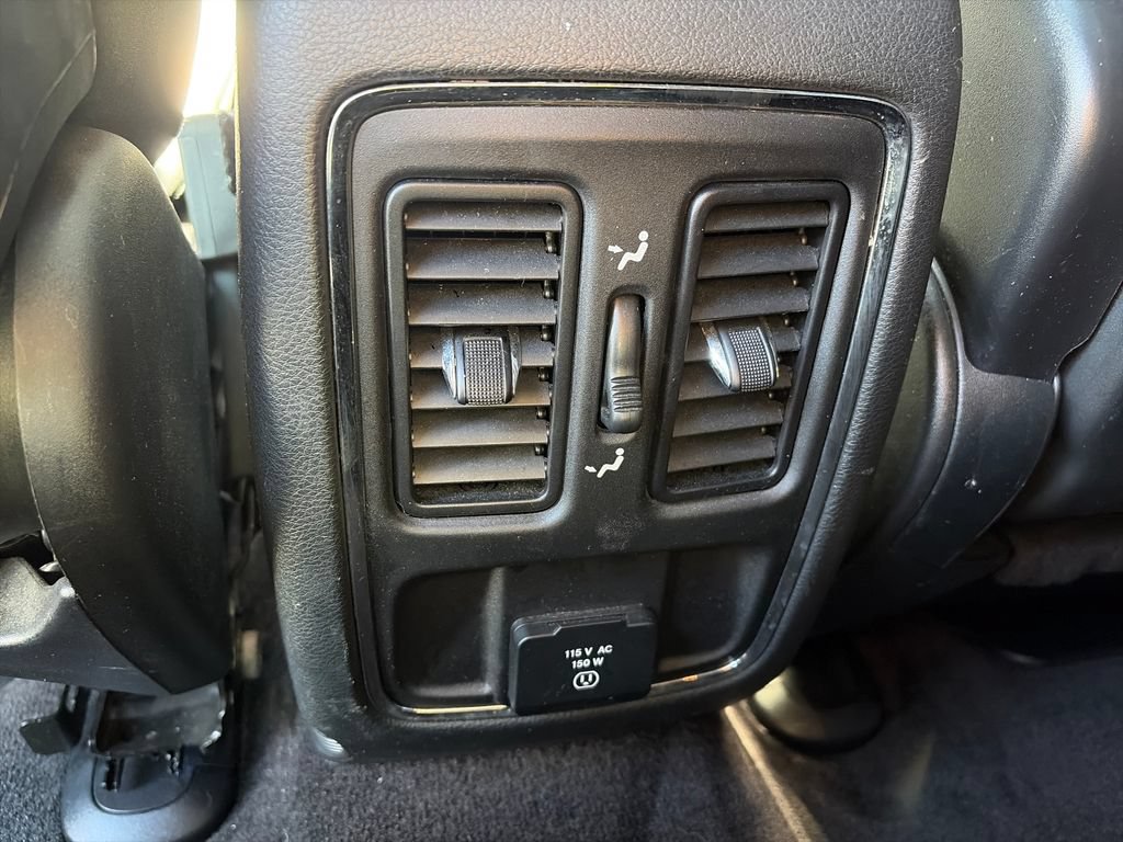 Used 2018 Jeep Grand Cherokee Altitude AWD/4WD image 11