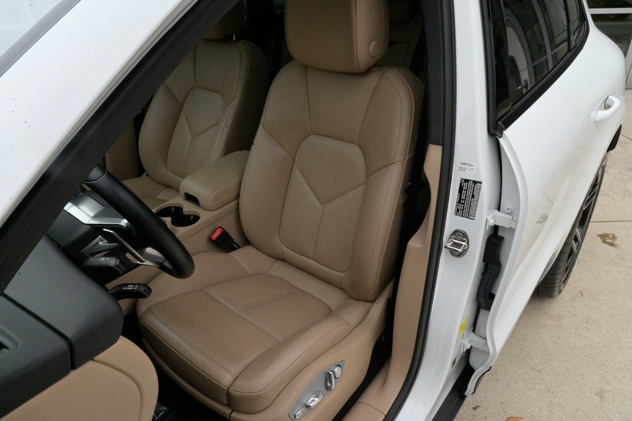 Used 2020 Porsche Macan image 19