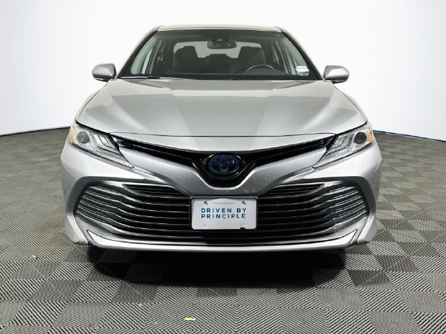 Certified 2020 Toyota Camry XLE FWD image 3