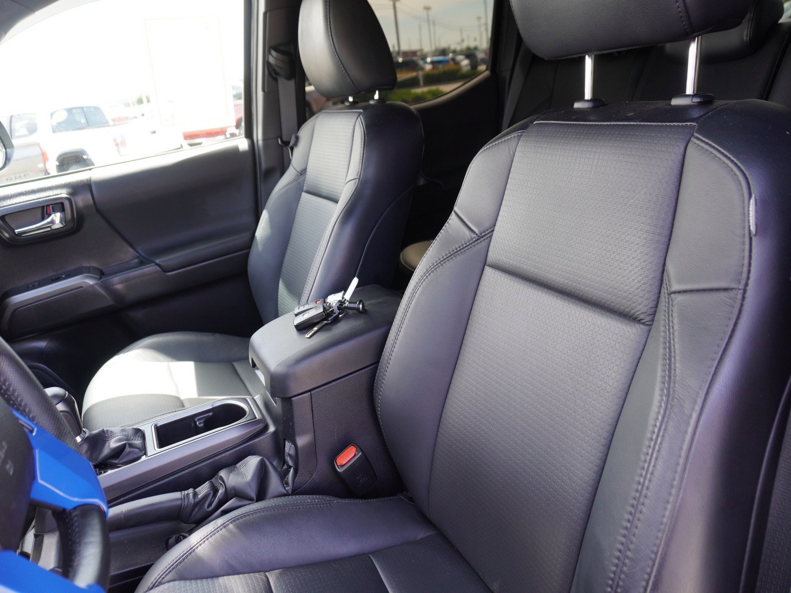 Used 2022 Toyota Tacoma TRD Off-Road w/ TRD Premium Off Road Package AWD/4WD image 46