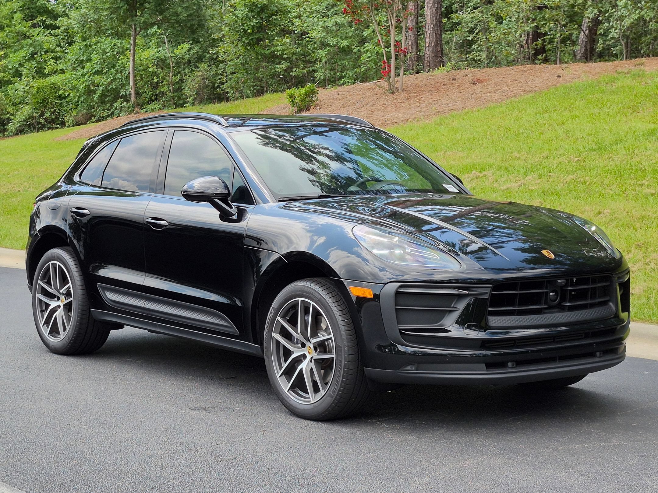 Certified 2026 Porsche Macan AWD/4WD image 32