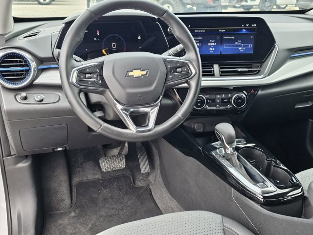 Used 2025 Chevrolet Trax LT w/ LT Convenience Package FWD image 33