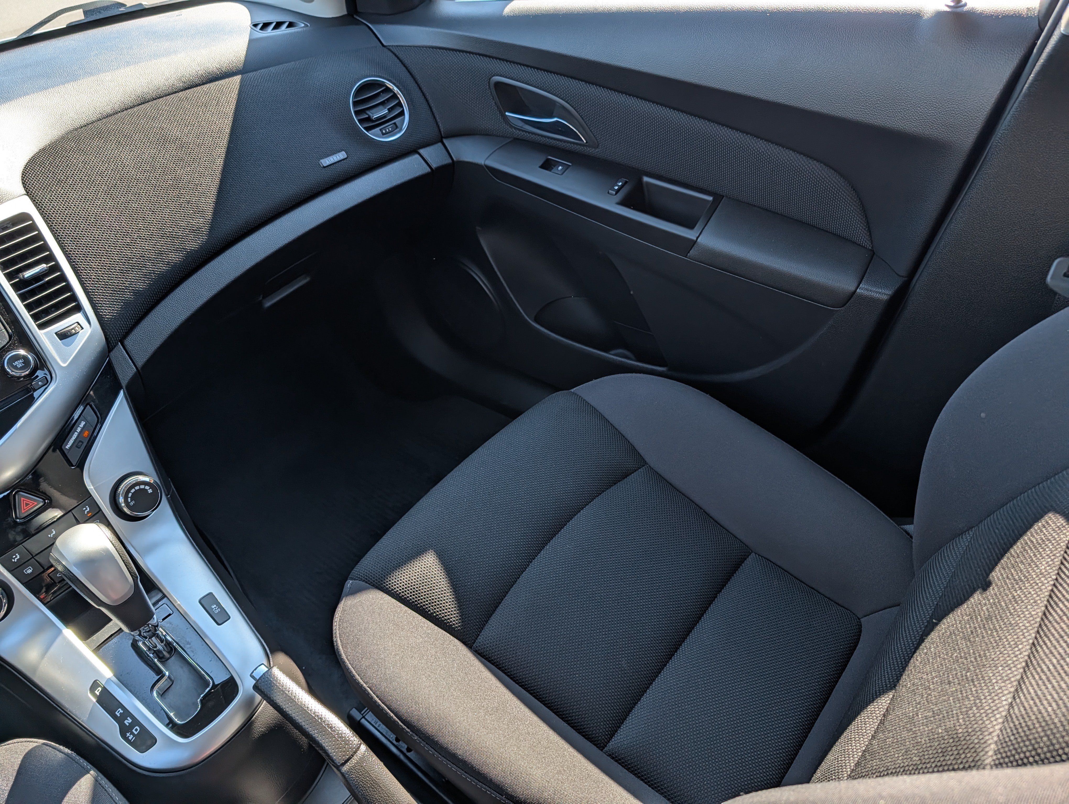Used 2015 Chevrolet Cruze LT FWD image 11