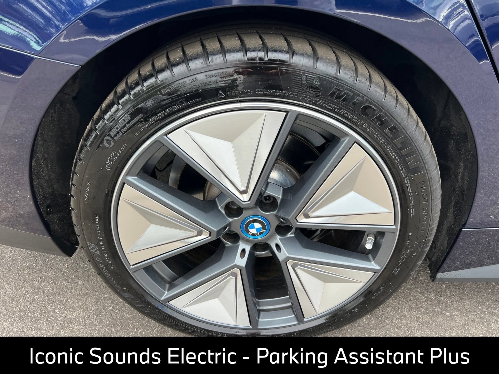 Used 2023 BMW i4 eDrive35 w/ Premium Package RWD image 16