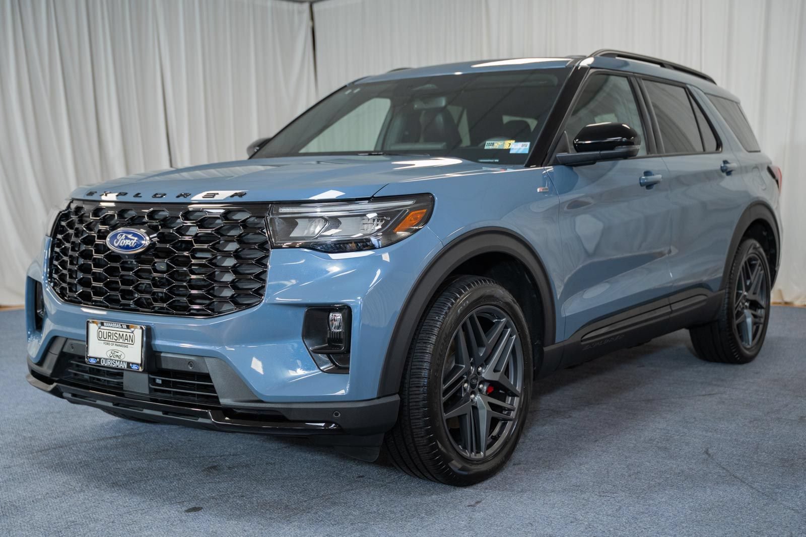 Certified 2025 Ford Explorer ST-Line w/ Premium Package AWD/4WD image 3