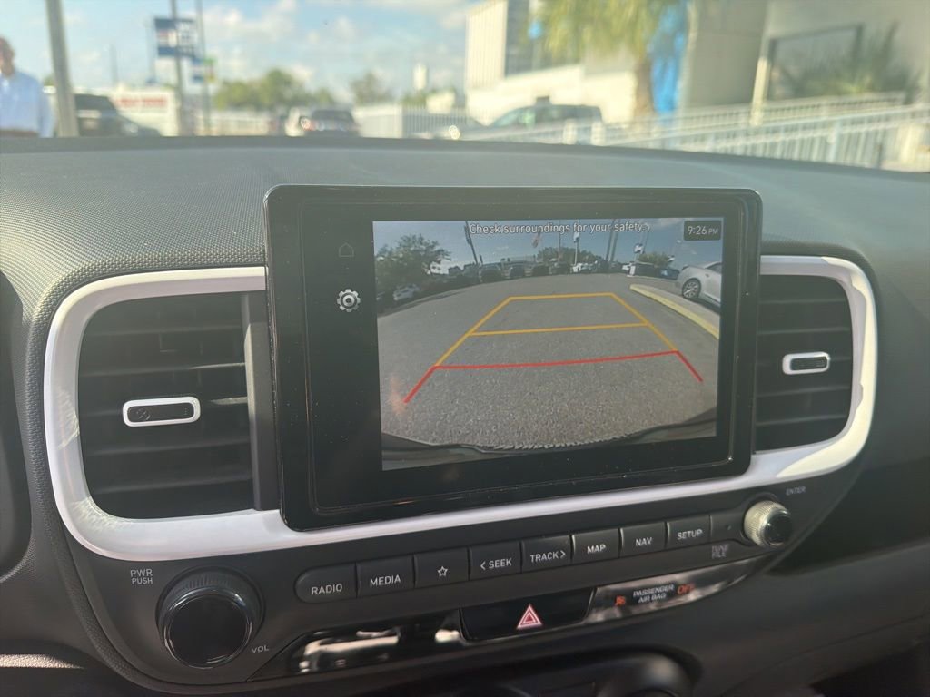 Used 2025 Hyundai Venue Limited FWD image 17