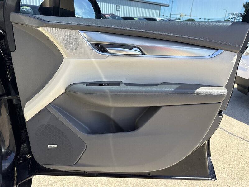 Used 2018 Cadillac XT5 Luxury w/ Driver Awareness Package FWD image 23