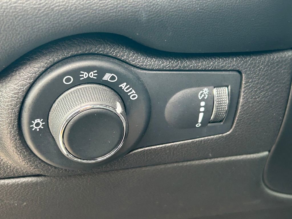 Used 2024 Dodge Durango GT image 31