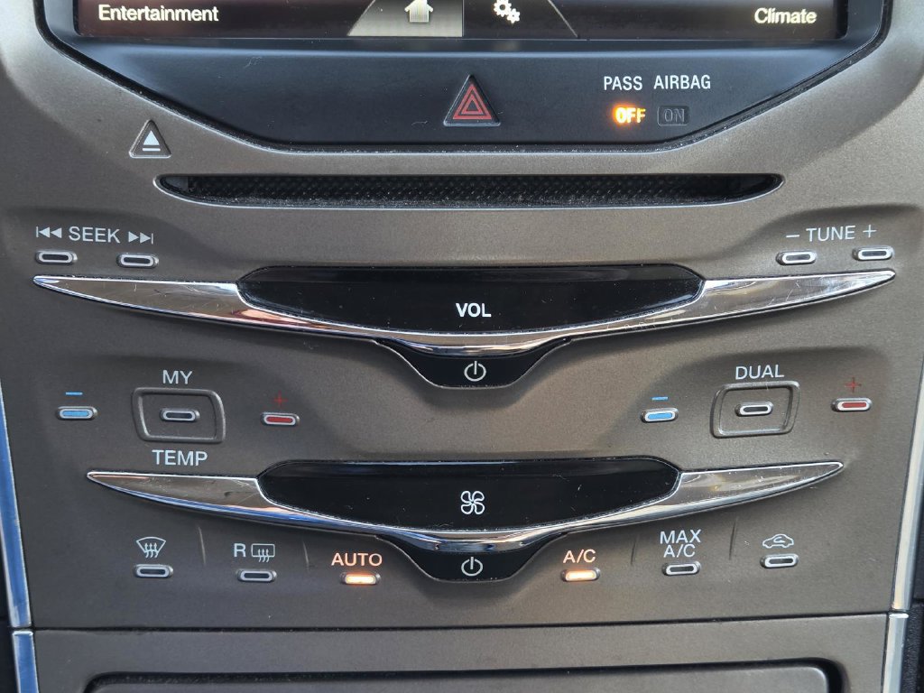 Used 2011 Lincoln MKX 2WD w/ 101A Rapid Spec Order Code image 27