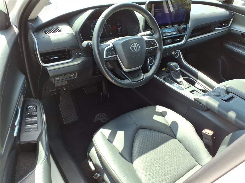 Certified 2025 Toyota Grand Highlander AWD image 18