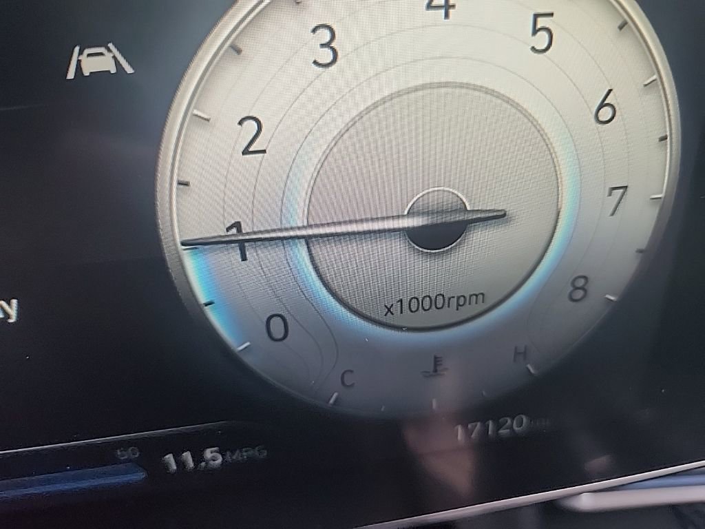 Used 2024 Hyundai Elantra Limited image 18