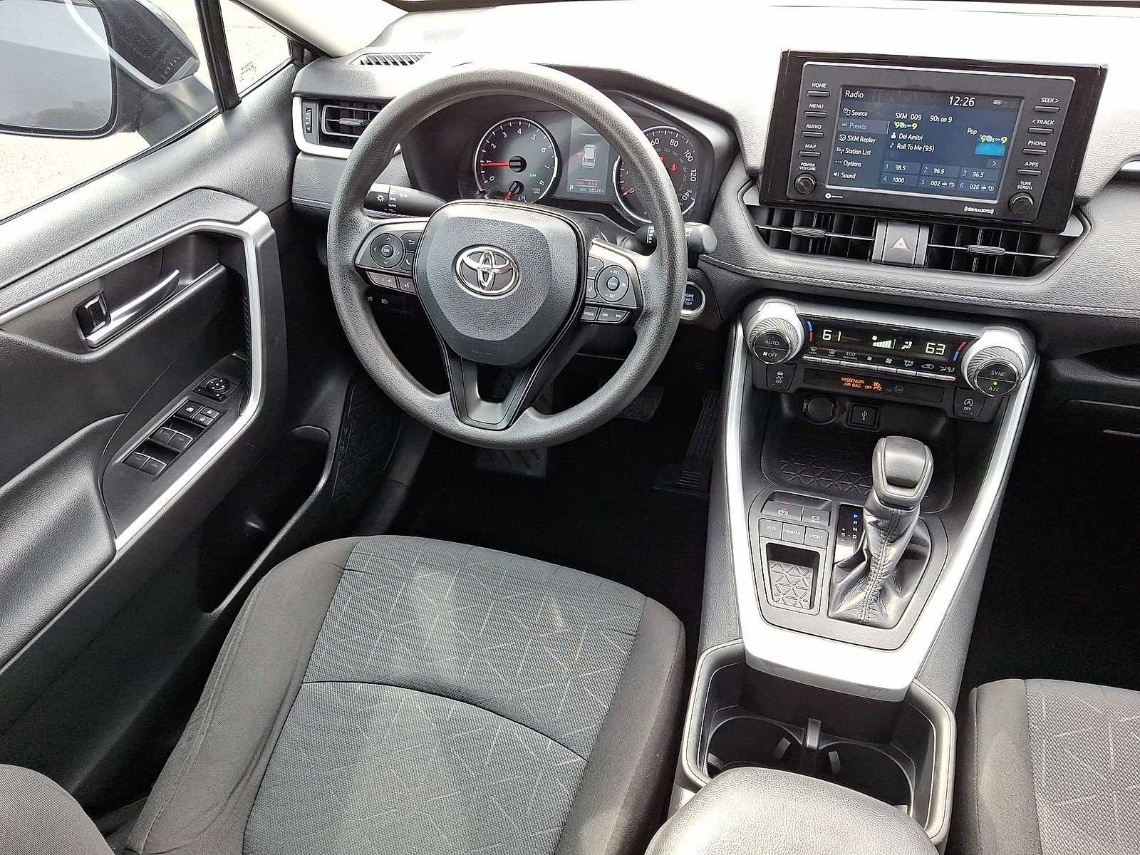 Used 2022 Toyota RAV4 XLE image 10