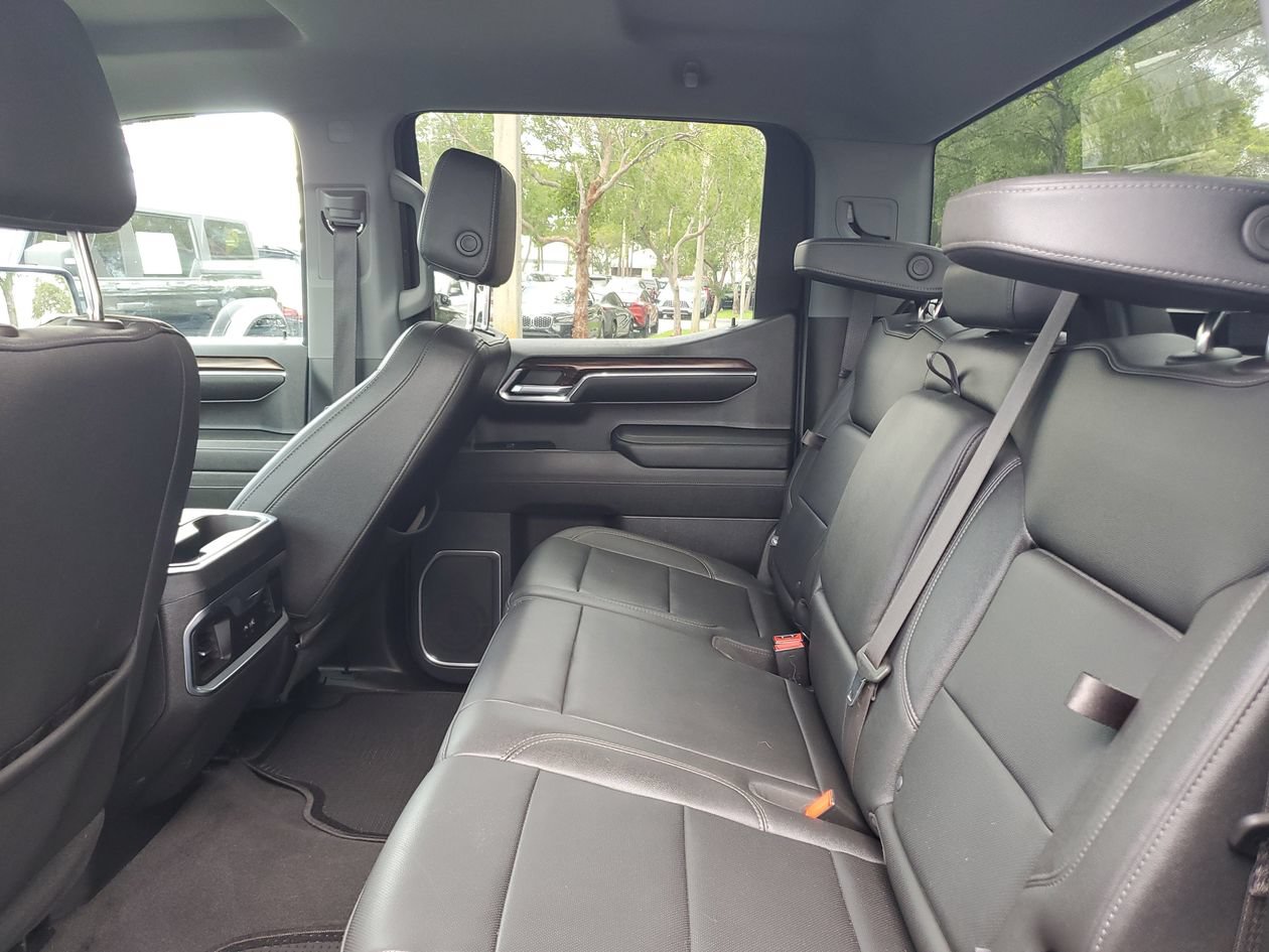 Used 2023 GMC Sierra 1500 SLT w/ SLT Premium Package RWD image 10