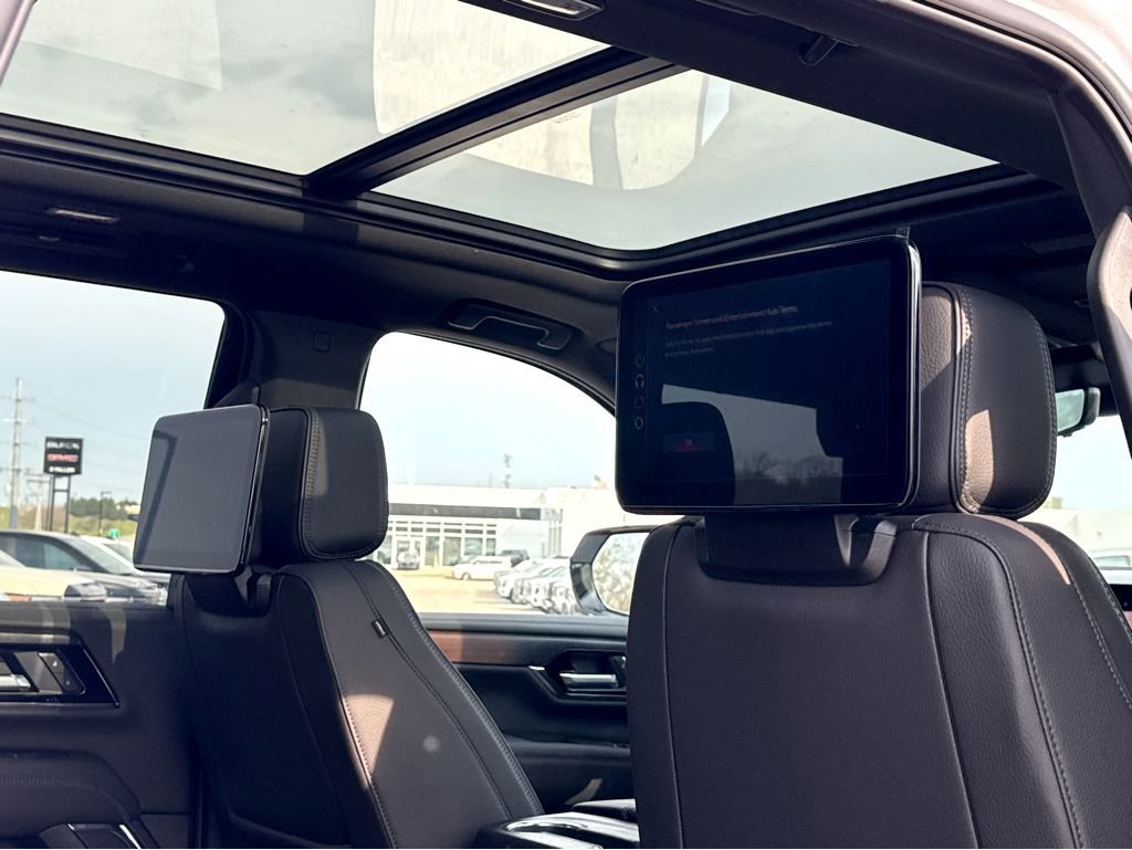 New 2026 GMC Yukon Denali image 8