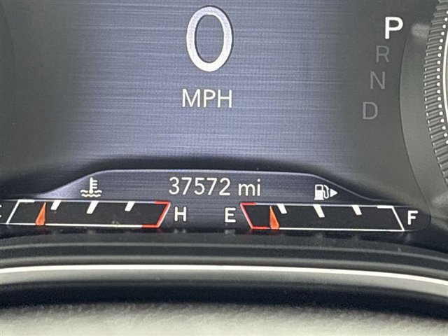 Used 2020 Jeep Cherokee Trailhawk image 12