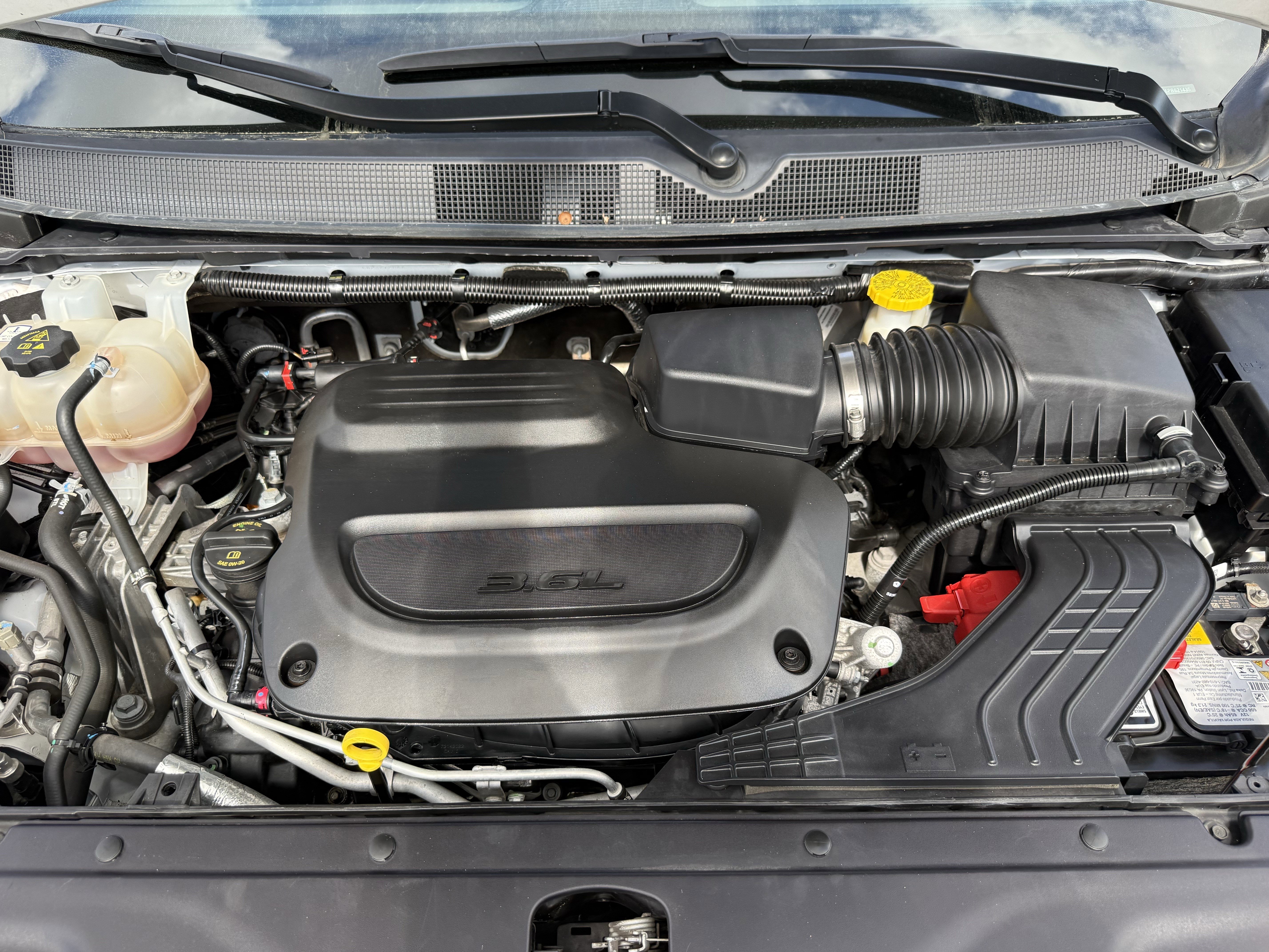 Used 2023 Chrysler Pacifica Touring-L image 33