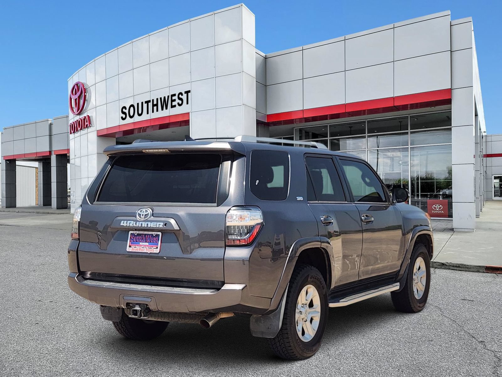 Used 2018 Toyota 4Runner SR5 Premium AWD/4WD image 5