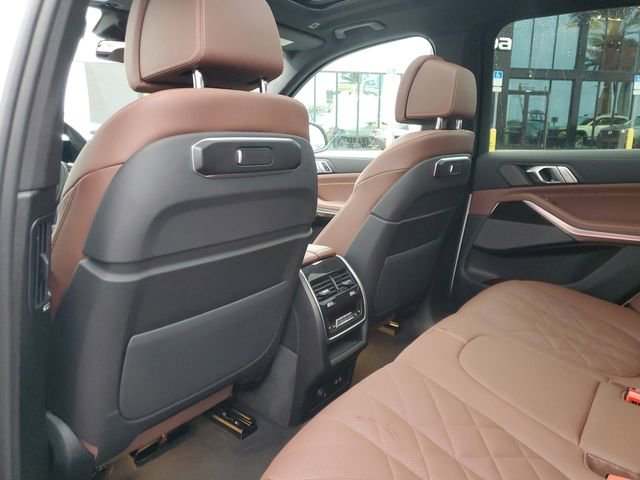 Used 2025 BMW X5 xDrive40i w/ Climate Comfort Package image 10