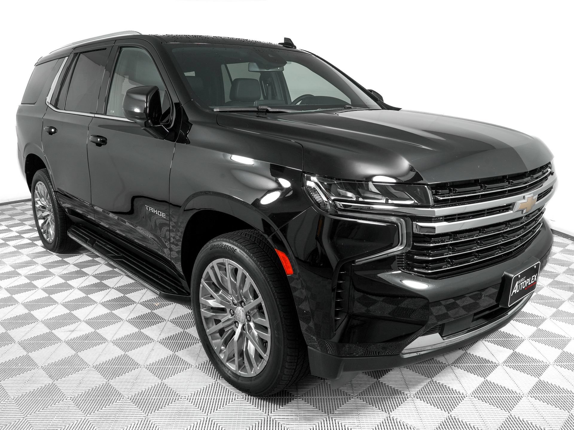 Used 2023 Chevrolet Tahoe LT w/ Luxury Package AWD/4WD image 2