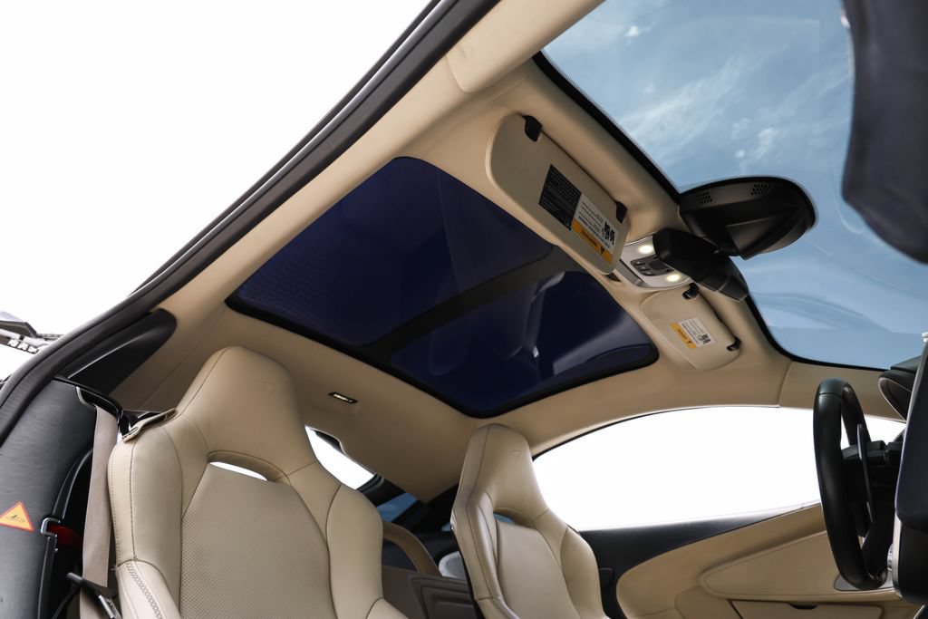 Used 2020 McLaren GT RWD image 25
