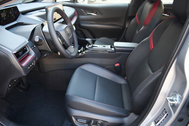 New 2026 Toyota Prius Plug-In Hybrid FWD image 7