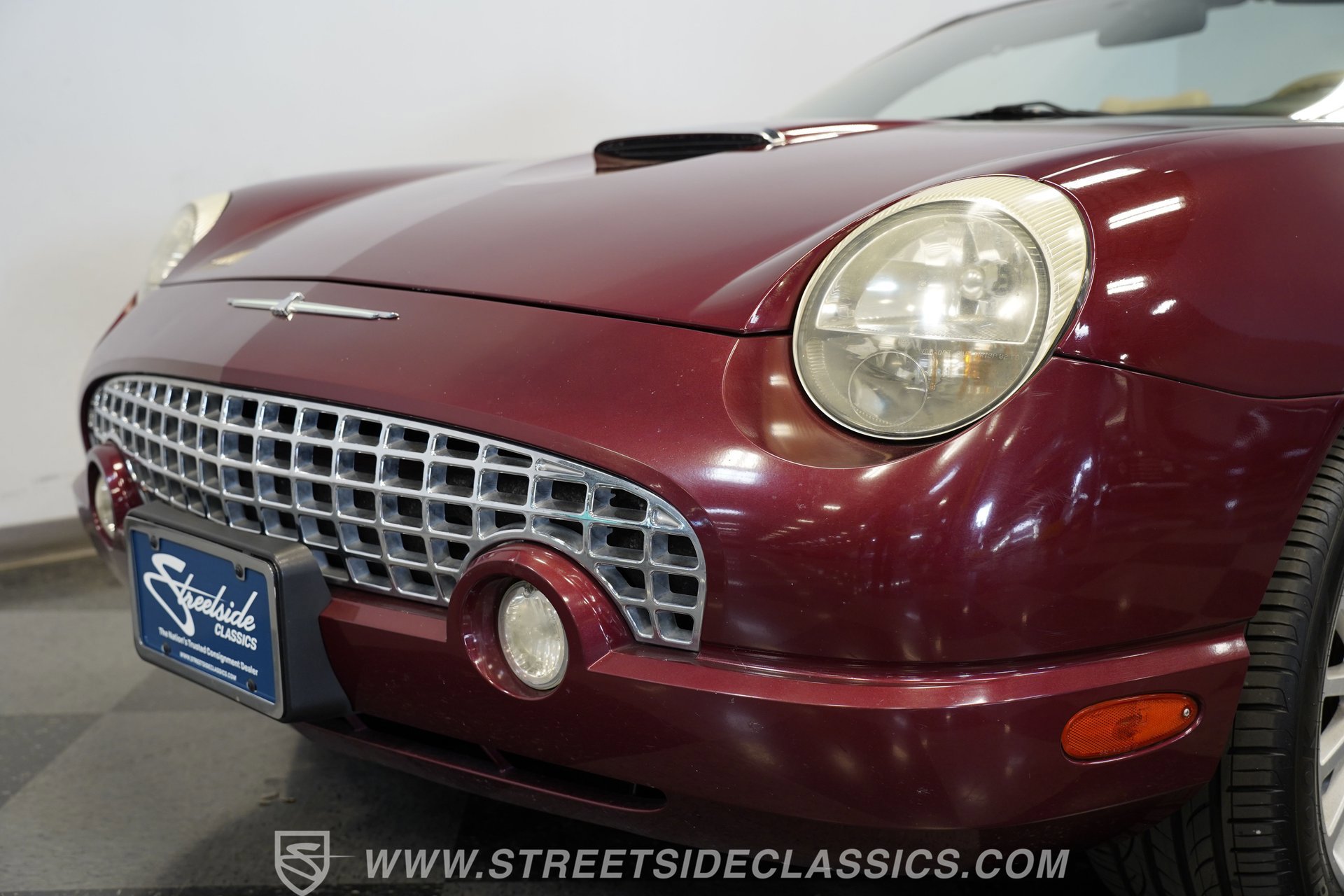 Used 2004 Ford Thunderbird RWD image 26