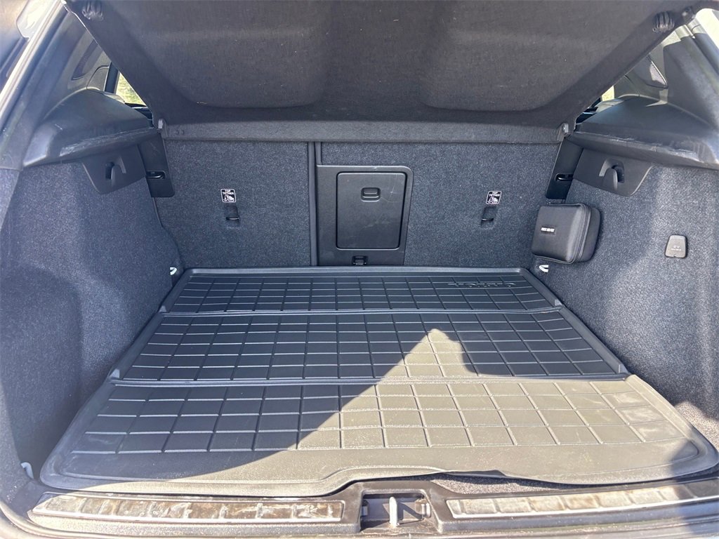 Used 2023 Volvo XC40 B5 Plus w/ Protection Package Premier image 26