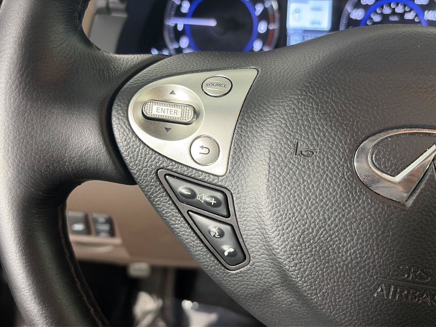 Used 2012 INFINITI FX35 AWD w/ Premium Pkg image 7