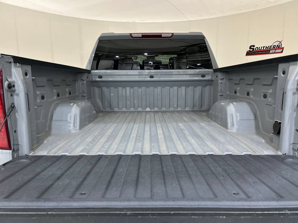 Used 2024 Chevrolet Silverado 1500 LT AWD/4WD image 5