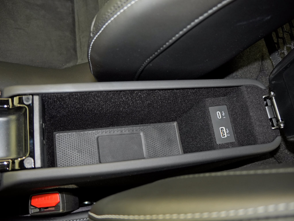 Used 2026 Lotus Emira RWD image 42