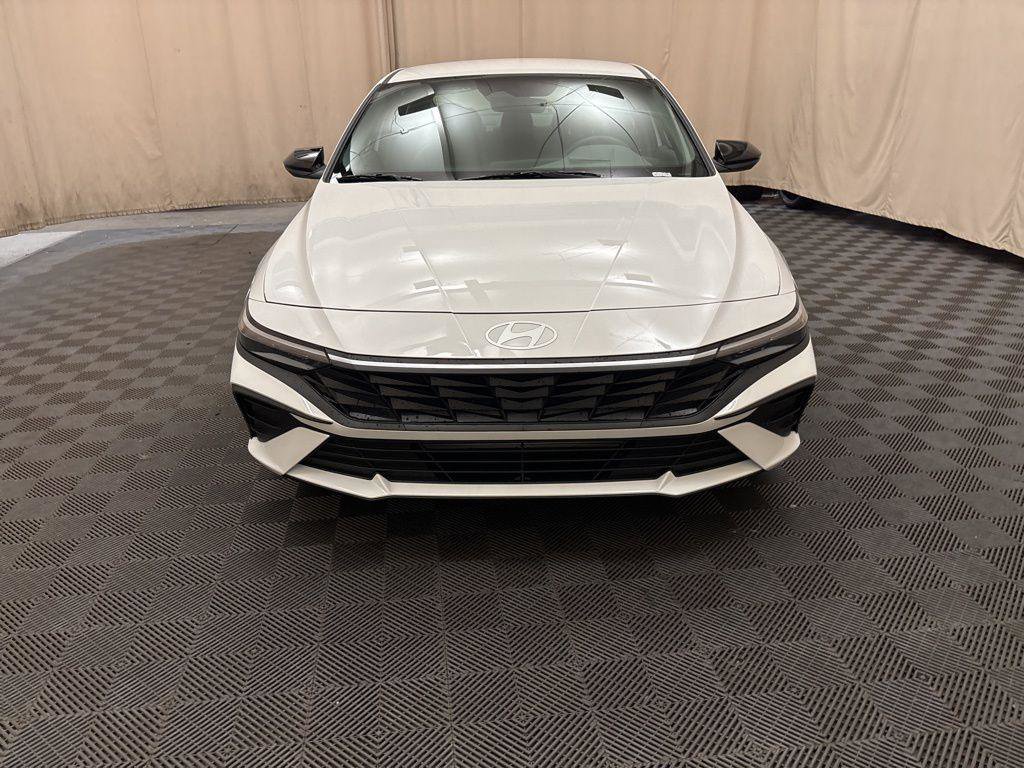 New 2025 Hyundai Elantra Sport image 2