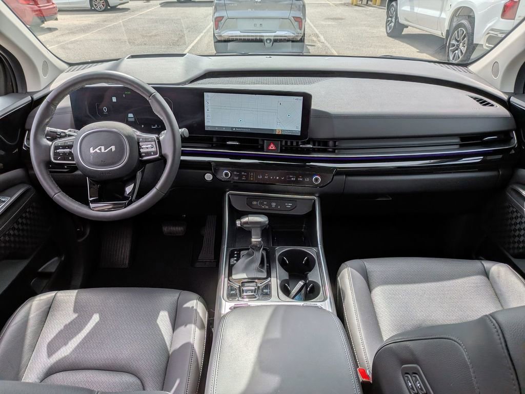 Used 2025 Kia Carnival SX Prestige image 30