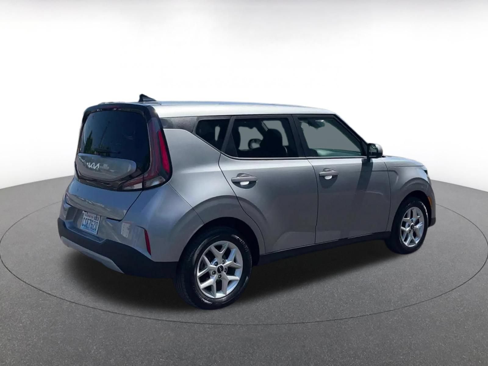 Used 2025 Kia Soul LX w/ LX Technology Package FWD image 11