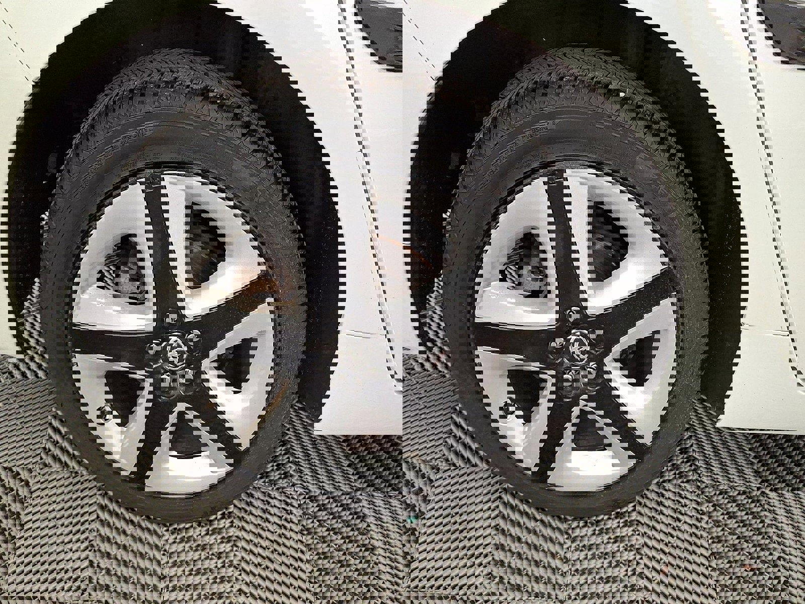 Used 2017 Toyota Prius Four Touring image 27