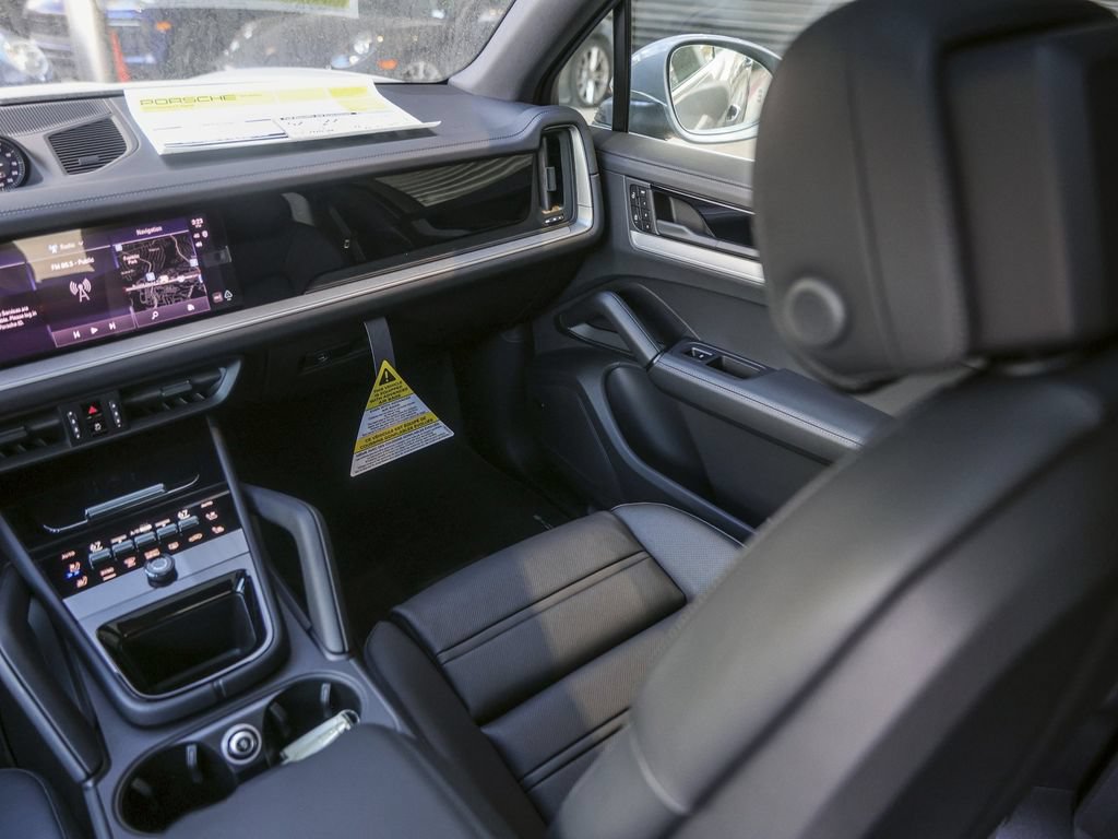 New 2026 Porsche Cayenne S AWD/4WD image 32