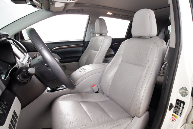 Used 2015 Toyota Highlander Limited Platinum AWD/4WD image 19