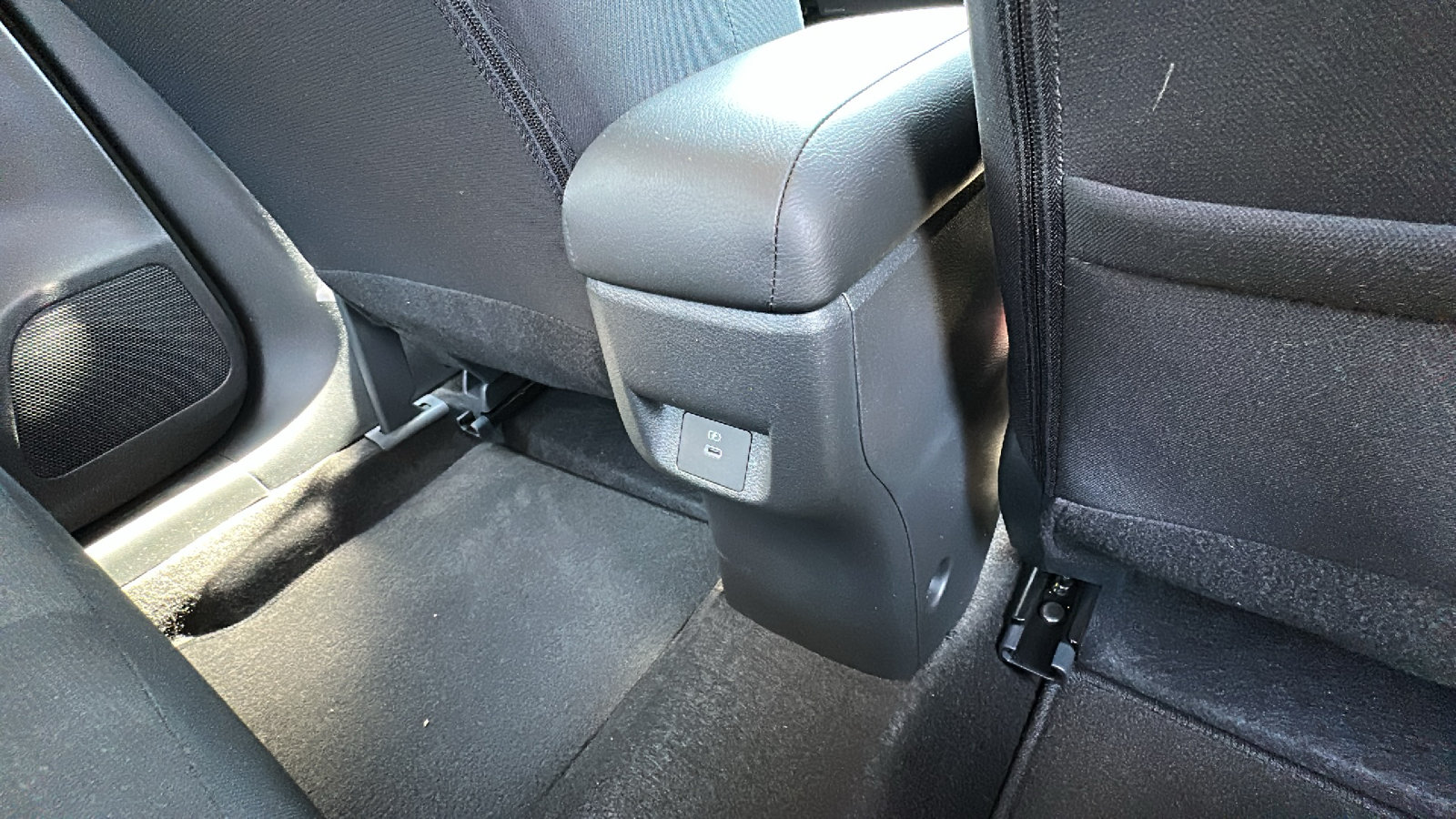 Certified 2025 Nissan Versa SR w/ Trunk Package FWD image 24