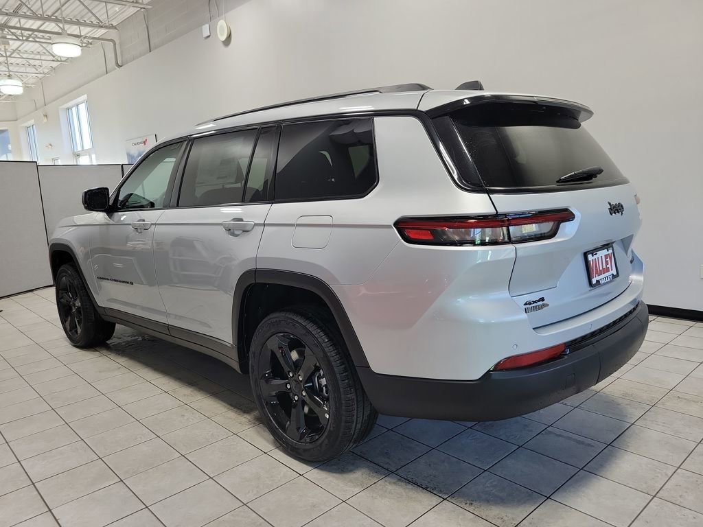 New 2025 Jeep Grand Cherokee L Limited w/ Black Appearance Package image 4
