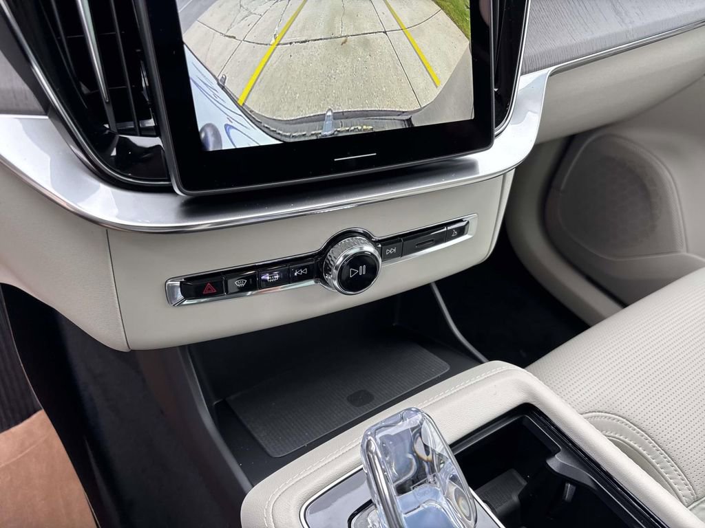 New 2026 Volvo XC90 B6 Ultra w/ Protection Package Premier image 22
